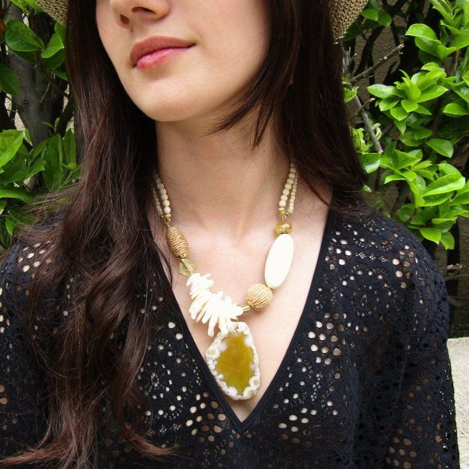 COLLIER MARGE