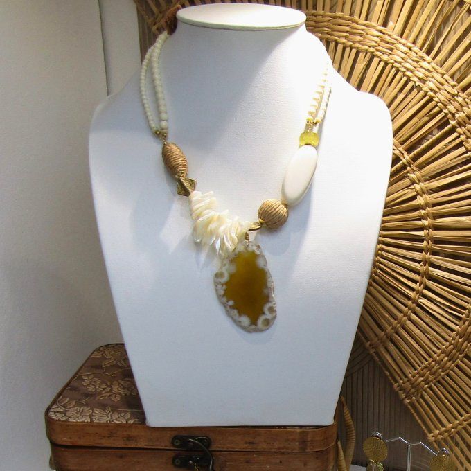 COLLIER MARGE