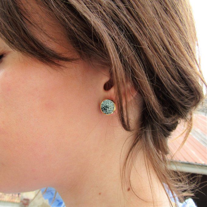 PUCES D'OREILLES VERT METAL