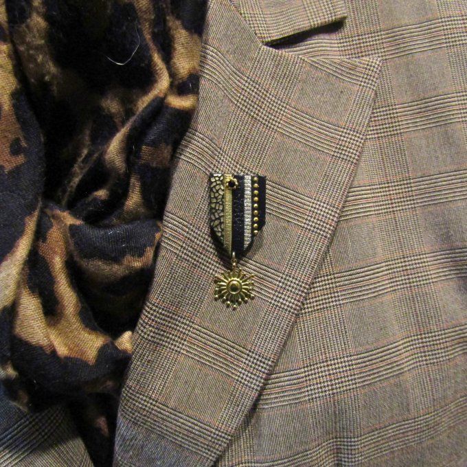 BROCHE RECOMPENSE NOIRE OR