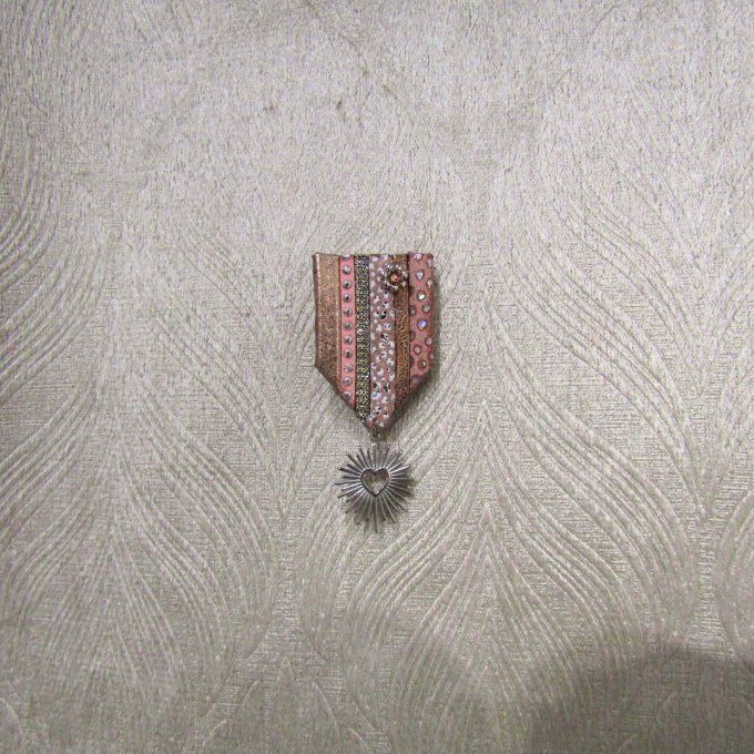 BROCHE RECOMPENSE ROSE ACIER