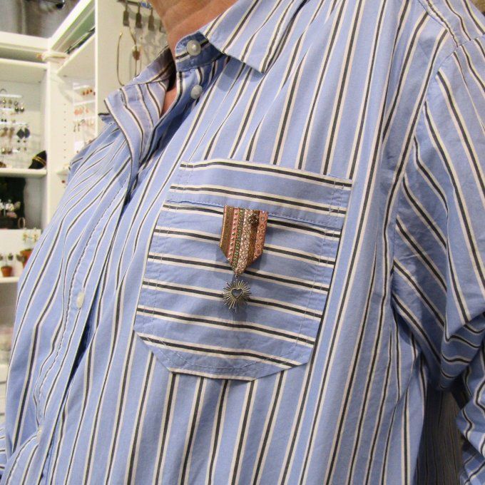 BROCHE RECOMPENSE ROSE ACIER